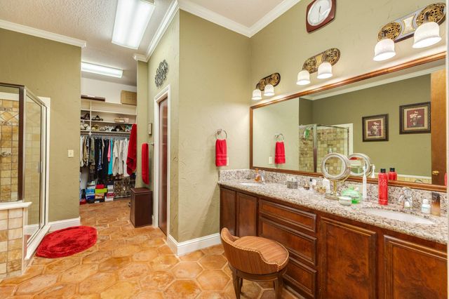 42 W Dansby Drive, Galveston, TX 77551