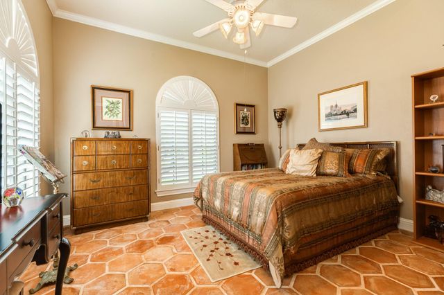 42 W Dansby Drive, Galveston, TX 77551