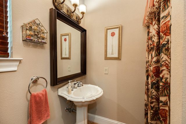 42 W Dansby Drive, Galveston, TX 77551