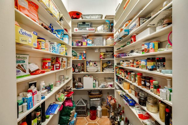 42 W Dansby Drive, Galveston, TX 77551