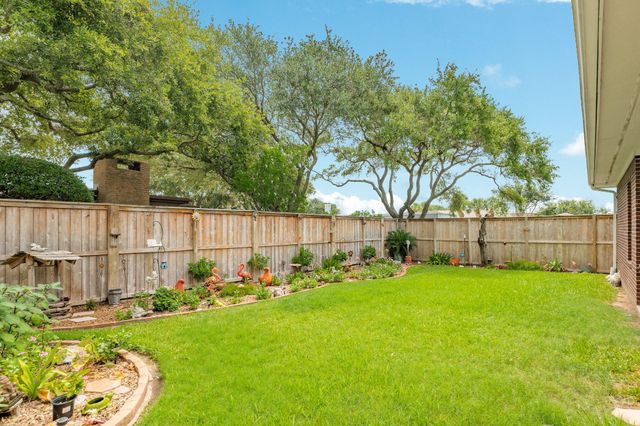 42 W Dansby Drive, Galveston, TX 77551