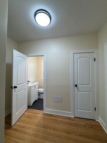 610 E 74th Street 2B, Chicago, IL 60619