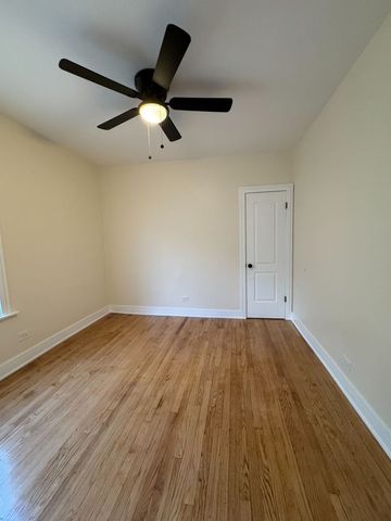 610 E 74th Street 2B, Chicago, IL 60619