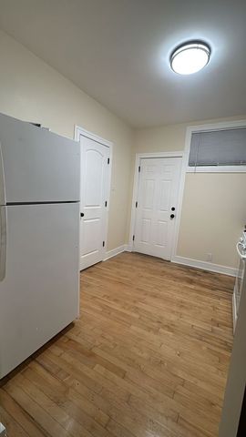 610 E 74th Street 2B, Chicago, IL 60619