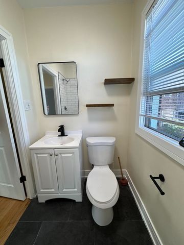 610 E 74th Street 2B, Chicago, IL 60619