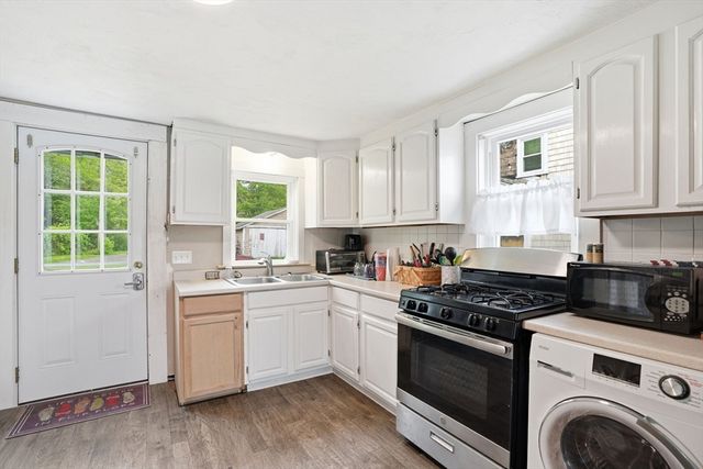 63 Oakdale Ave, Marion, MA 02738