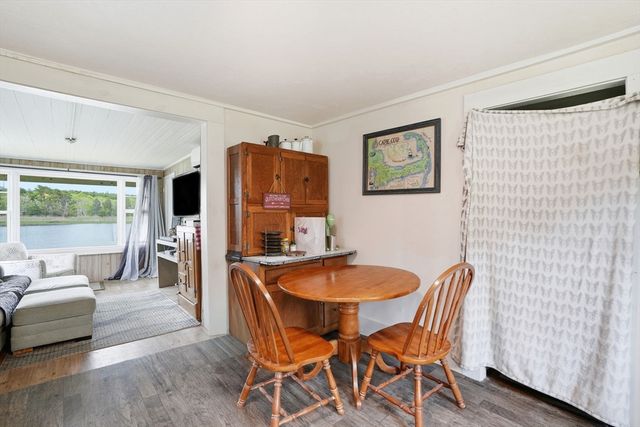 63 Oakdale Ave, Marion, MA 02738