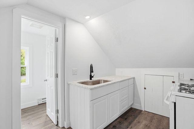 63 Oakdale Ave, Marion, MA 02738