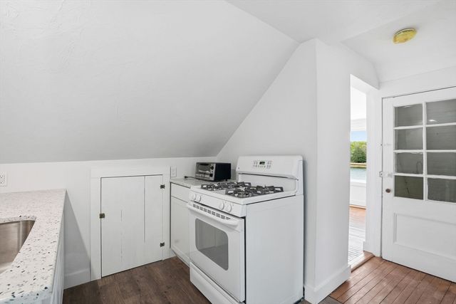 63 Oakdale Ave, Marion, MA 02738