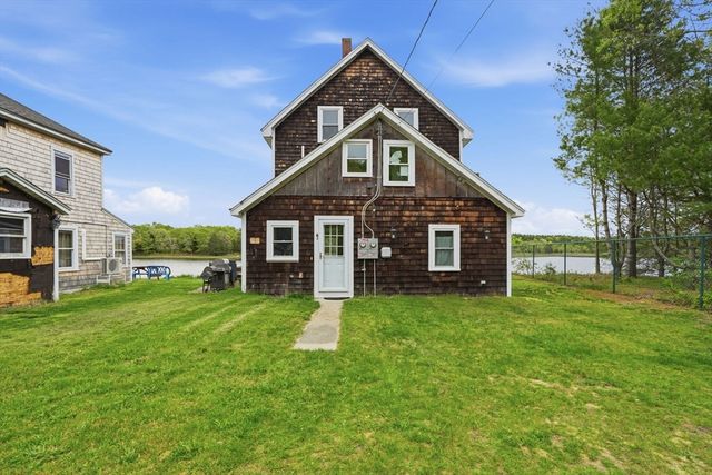 63 Oakdale Ave, Marion, MA 02738
