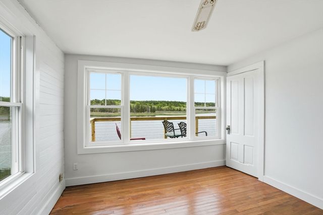 63 Oakdale Ave, Marion, MA 02738