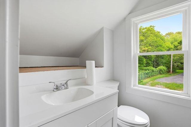 63 Oakdale Ave, Marion, MA 02738