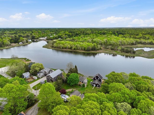 63 Oakdale Ave, Marion, MA 02738