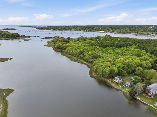 63 Oakdale Ave, Marion, MA 02738