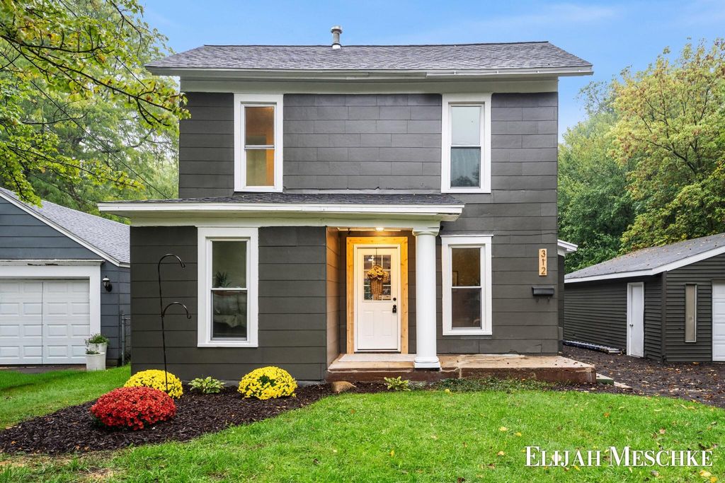 312 N Smith Street, Greenville, MI 48838