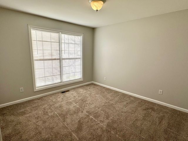 828 Mulberry Dr, Columbia, TN 38401