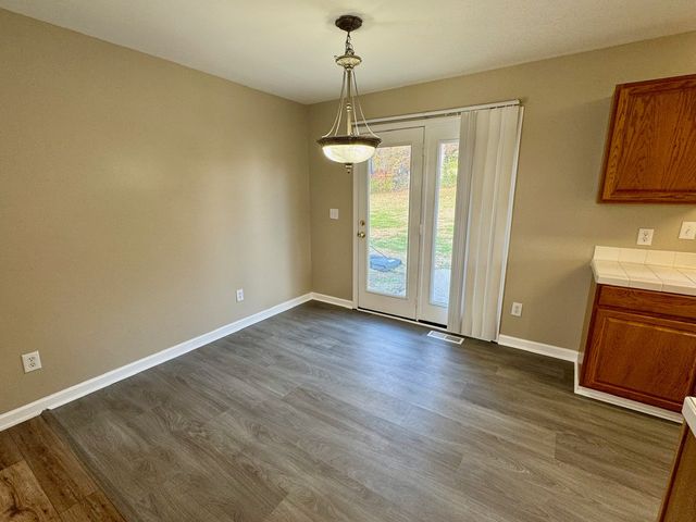 828 Mulberry Dr, Columbia, TN 38401