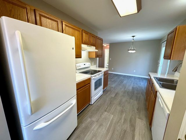 828 Mulberry Dr, Columbia, TN 38401