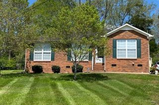 828 Mulberry Dr, Columbia, TN 38401