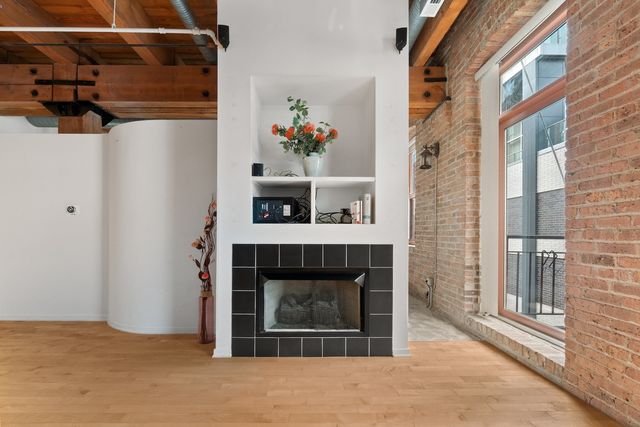 360 W Illinois Street 424, Chicago, IL 60654