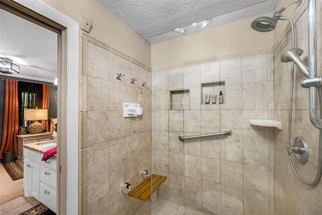 5 NE 15th St, Lawton, OK 73507