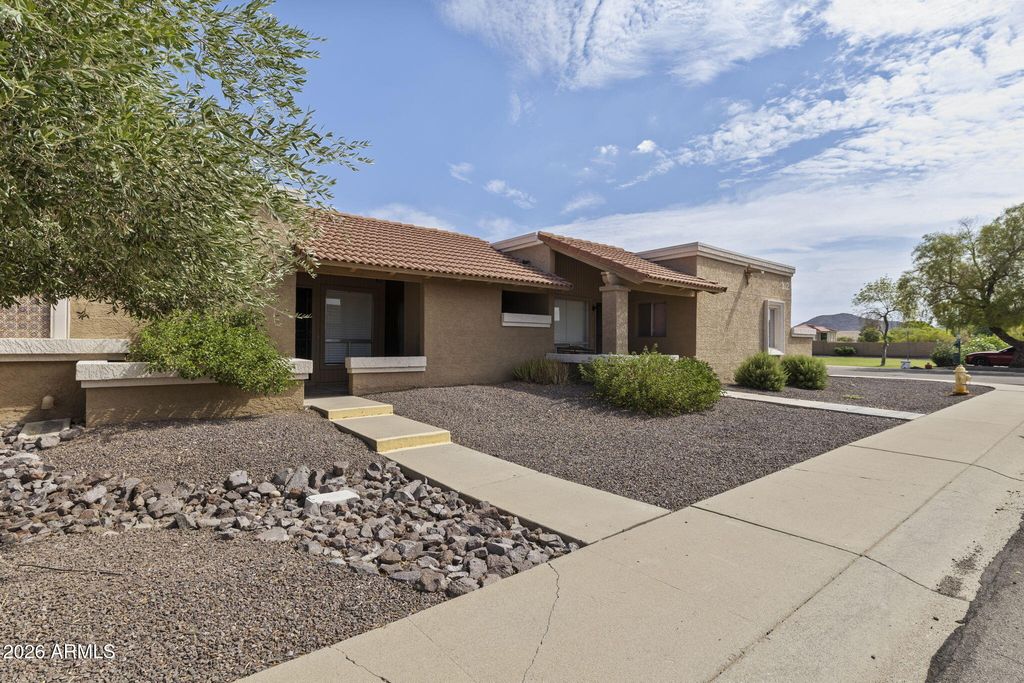 312 W YUKON Drive 2, Phoenix, AZ 85027 — photo 3