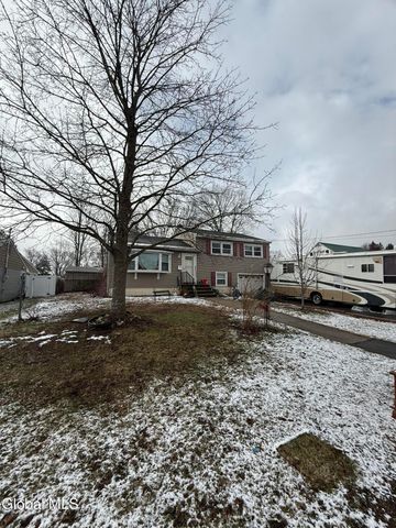 6 Carleton Court, Glens Falls, NY 12801