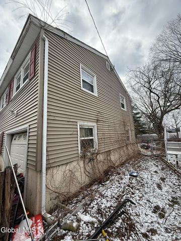 6 Carleton Court, Glens Falls, NY 12801