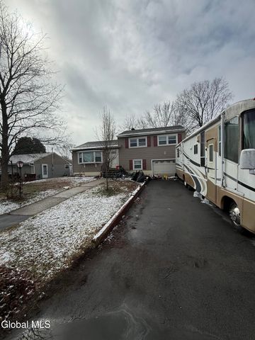 6 Carleton Court, Glens Falls, NY 12801