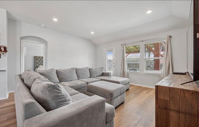 900 Sapphire Drive, Princeton, TX 75407