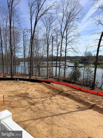 300 COMPASS COVE, Mineral, VA 23117