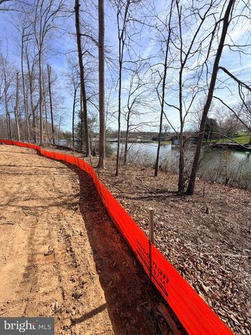 300 COMPASS COVE, Mineral, VA 23117