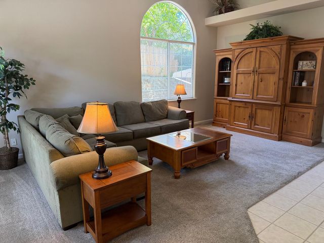 1484 Radcliffe Way, Auburn, CA 95603
