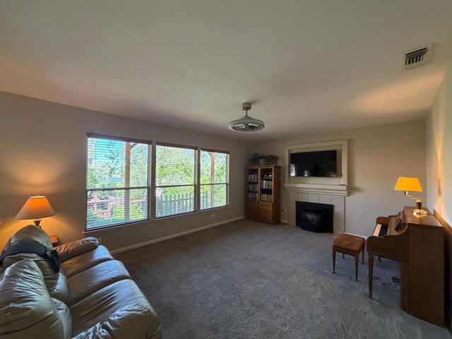 1484 Radcliffe Way, Auburn, CA 95603