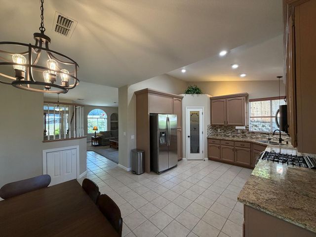 1484 Radcliffe Way, Auburn, CA 95603