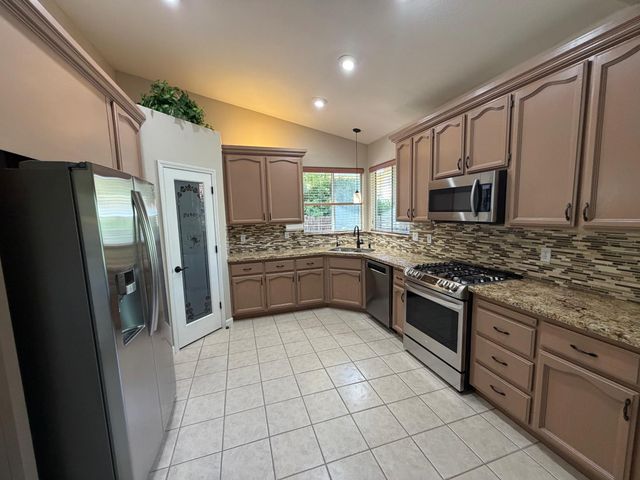 1484 Radcliffe Way, Auburn, CA 95603