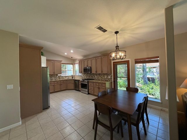 1484 Radcliffe Way, Auburn, CA 95603