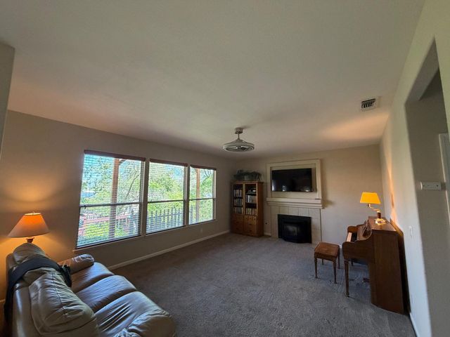 1484 Radcliffe Way, Auburn, CA 95603