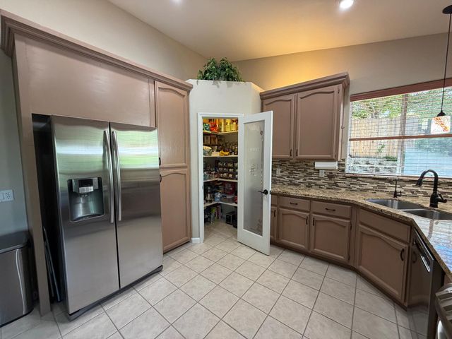 1484 Radcliffe Way, Auburn, CA 95603
