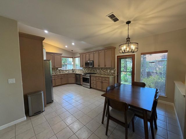 1484 Radcliffe Way, Auburn, CA 95603