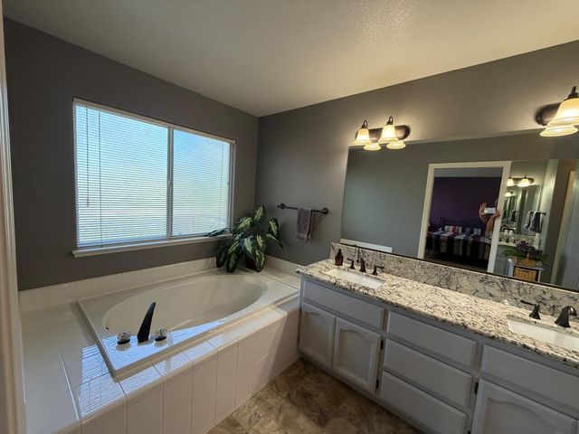 1484 Radcliffe Way, Auburn, CA 95603