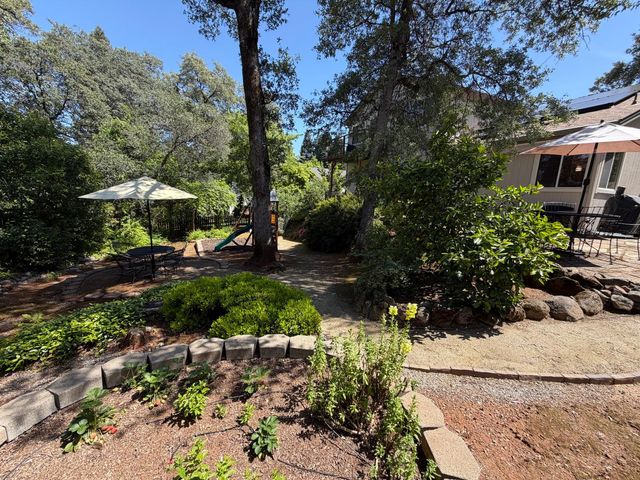 1484 Radcliffe Way, Auburn, CA 95603