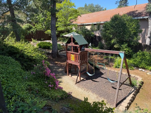 1484 Radcliffe Way, Auburn, CA 95603