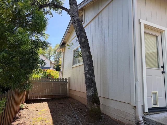 1484 Radcliffe Way, Auburn, CA 95603