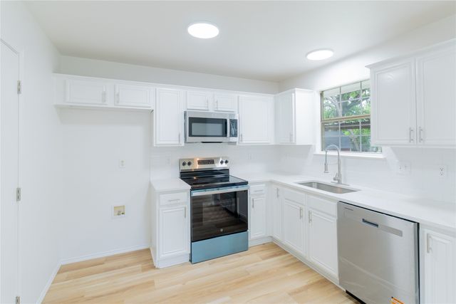 10309 Casnett Drive, Dallas, TX 75217