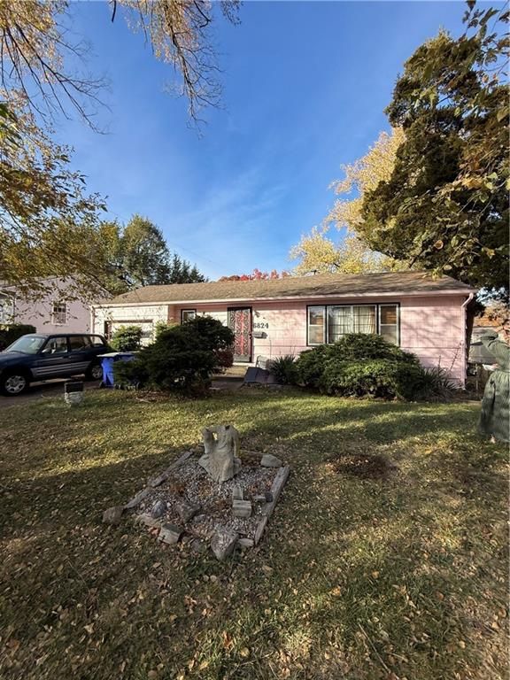 6824 W 77 Street, Overland Park, KS 66204