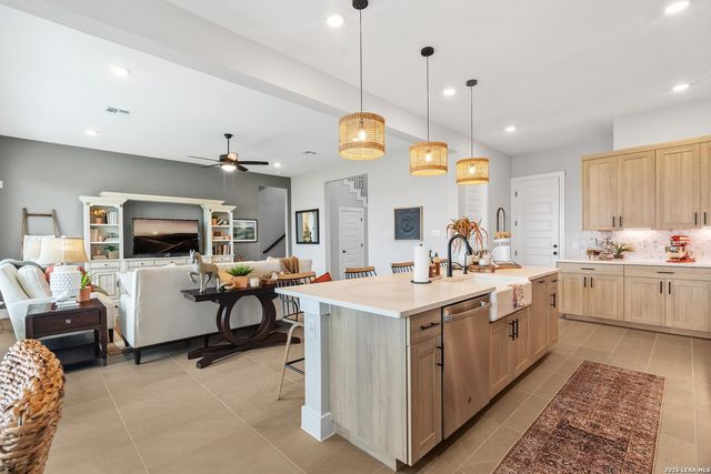 3723 Moru Oak Drive, Seguin, TX 78155