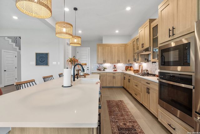 3723 Moru Oak Drive, Seguin, TX 78155