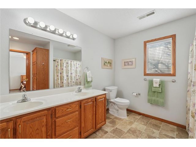 2208 Cattail Way, Hudson, WI 54016