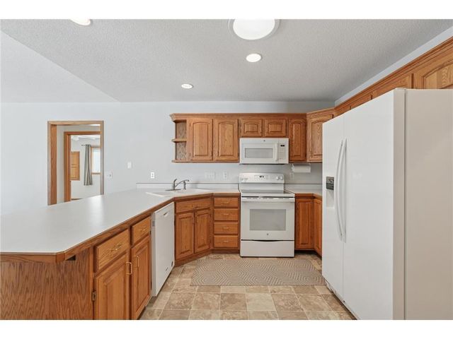 2208 Cattail Way, Hudson, WI 54016